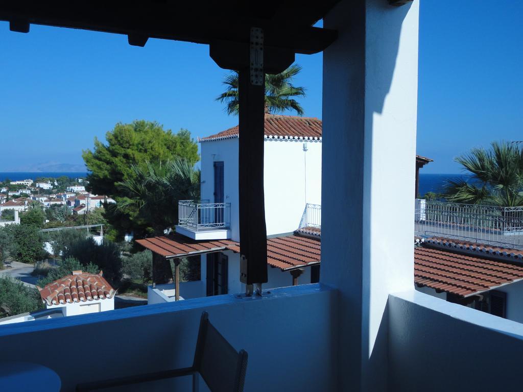 7 Islands Spetses Town