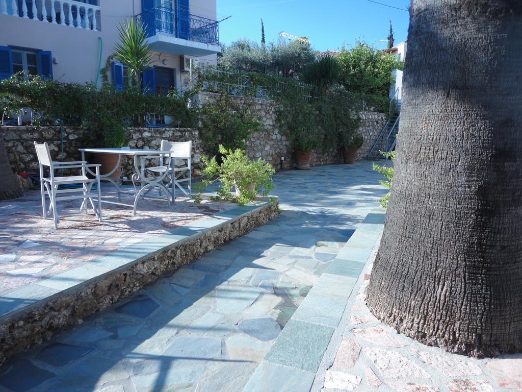 7 Islands Spetses Town