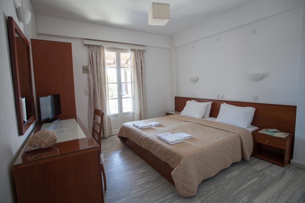 7 Islands Spetses Town