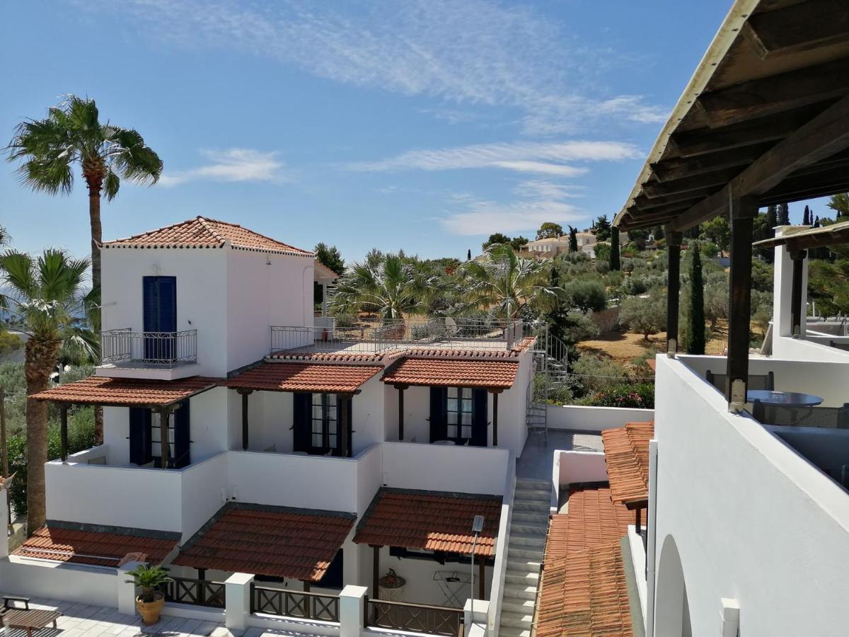 7 Islands Spetses Town